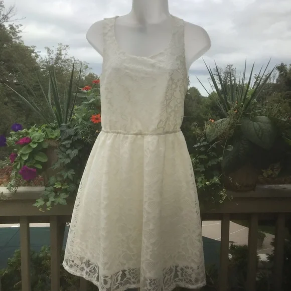 NWT Divided H&M - Cream lace dress, fit & flare, 4 NWT Divided H&M - Cream lace dress, fit & flare, 4